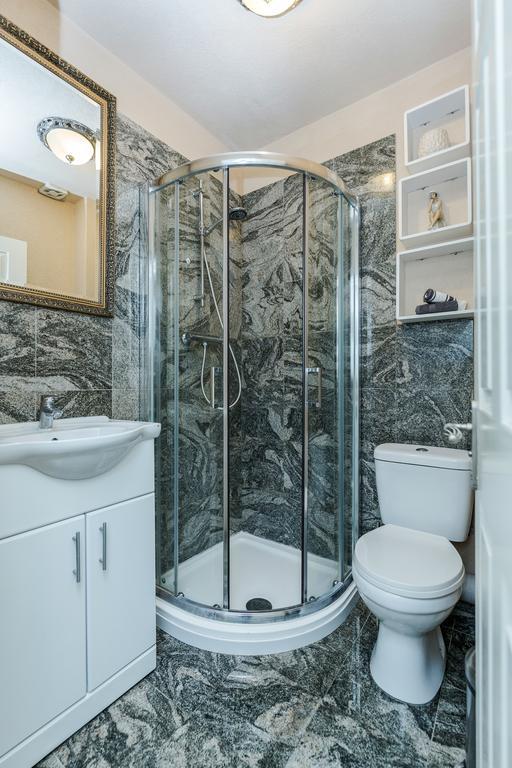 Watford General Suites Екстер'єр фото