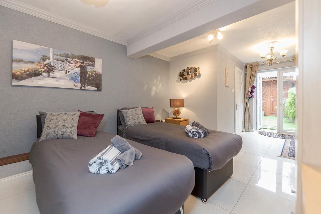 Watford General Suites Екстер'єр фото